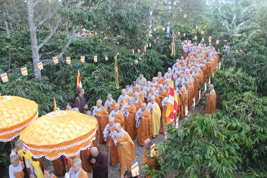 Hình Ảnh Cung Thỉnh Linh Mô Ni Trưởng Hải Triều Âm Tham Phật Yết Tổ