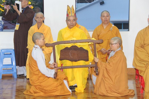 Hình Ảnh Cung Thỉnh Linh Mô Ni Trưởng Hải Triều Âm Tham Phật Yết Tổ