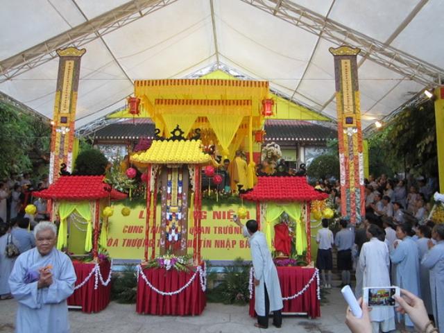 Cung thỉnh Giác linh Đại lão HT.Thích Chí Tín yết Phật