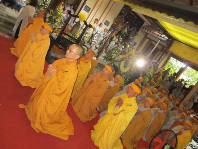 Cung thỉnh Giác linh Đại lão HT.Thích Chí Tín yết Phật