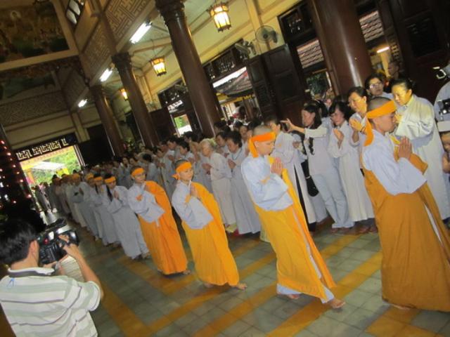 Cung thỉnh Giác linh Đại lão HT.Thích Chí Tín yết Phật