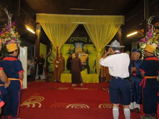 Cung thỉnh Giác linh Đại lão HT.Thích Chí Tín yết Phật