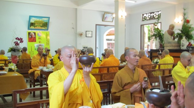 Thiền Viện Vạn Hạnh thiết lễ Trai tăng cúng dường Vu lan