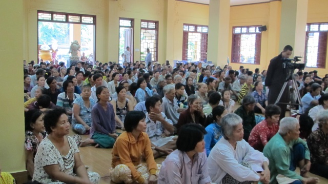TP.HCM: Ban Văn Hóa PG và Sen Hồng Media tặng quà cho bệnh nhân Ung Bướu