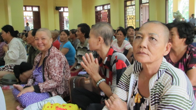 TP.HCM: Ban Văn Hóa PG và Sen Hồng Media tặng quà cho bệnh nhân Ung Bướu
