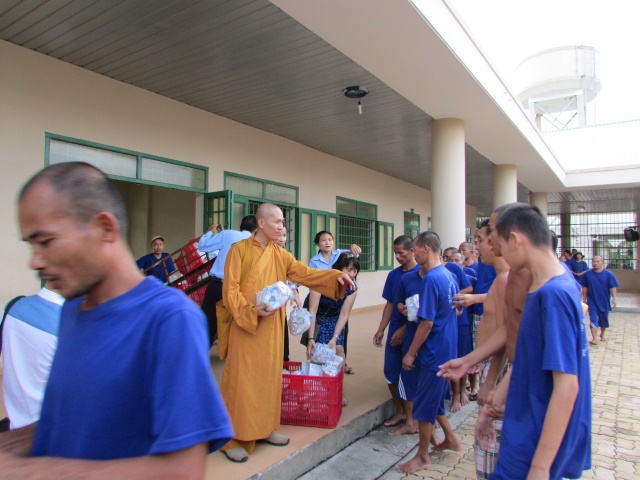 Quỹ Từ thiện ĐPNN: Tặng quà cho bệnh nhân tâm thần tại TTXH Bà Rịa –Vũng Tàu