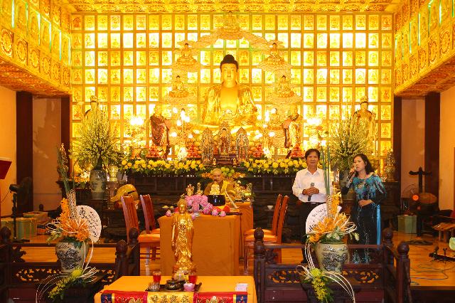 Ngày đầu Pháp hội niệm Phật cầu nguyện Quốc Thái Dân An cầu siêu sản nạn, thai nhi chùa Từ Quang – 2013