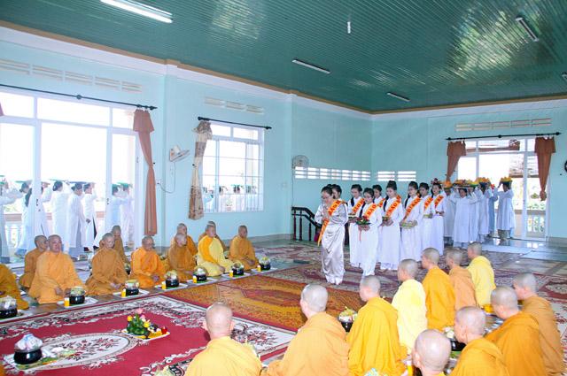 Tịnh Xá Ngọc Túc Lễ Dâng Pháp Y