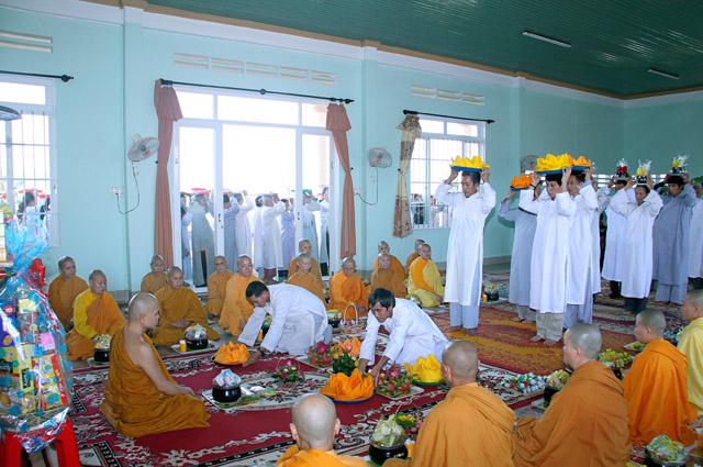 Tịnh Xá Ngọc Túc Lễ Dâng Pháp Y