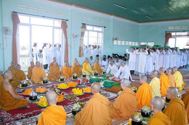 Tịnh Xá Ngọc Túc Lễ Dâng Pháp Y