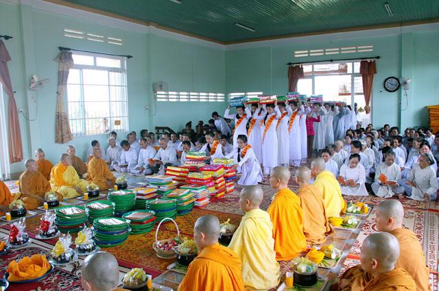 Tịnh Xá Ngọc Túc Lễ Dâng Pháp Y