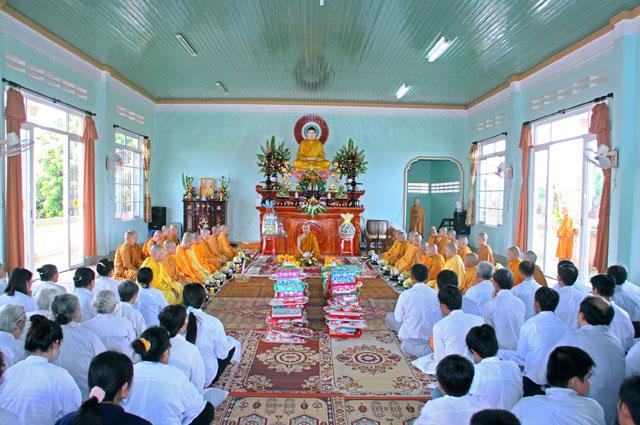 Tịnh Xá Ngọc Túc Lễ Dâng Pháp Y