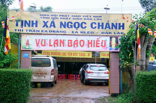 ĐăkLăc - Tịnh xá ngọc chánh lễ dâng pháp y