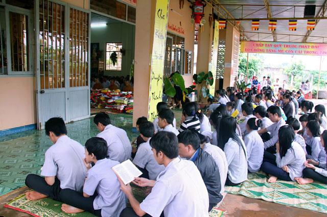 ĐăkLăc - Tịnh xá ngọc chánh lễ dâng pháp y