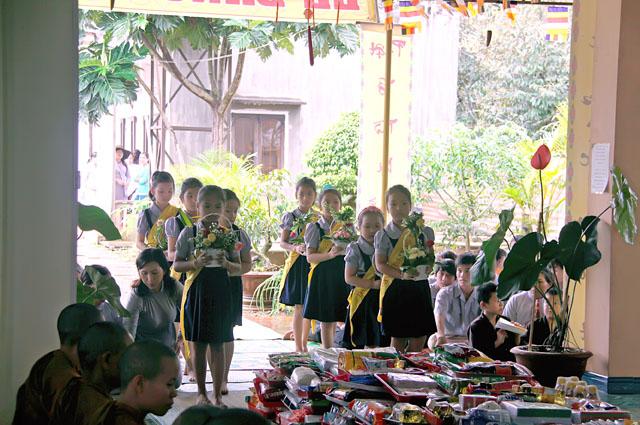 ĐăkLăc - Tịnh xá ngọc chánh lễ dâng pháp y