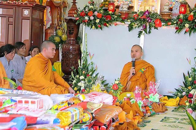 ĐăkLăc - Tịnh xá ngọc chánh lễ dâng pháp y