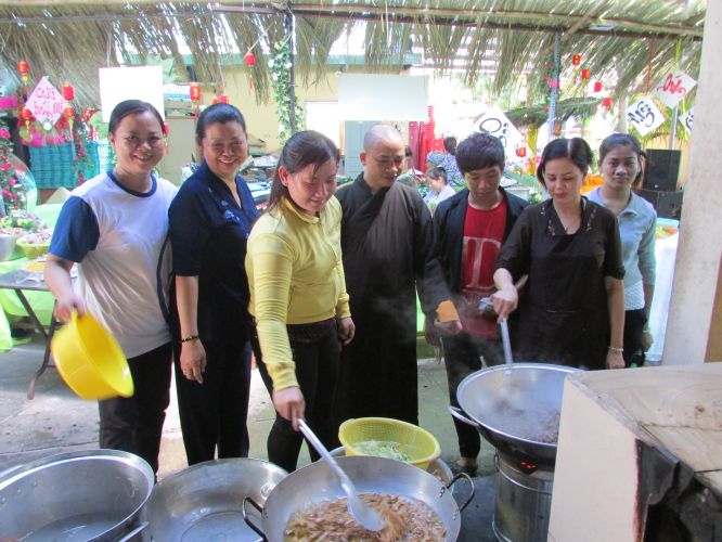 TP.HCM: Triển lãm tranh thư pháp và lễ hội ẩm thực chay tại chùa Thiên Chánh
