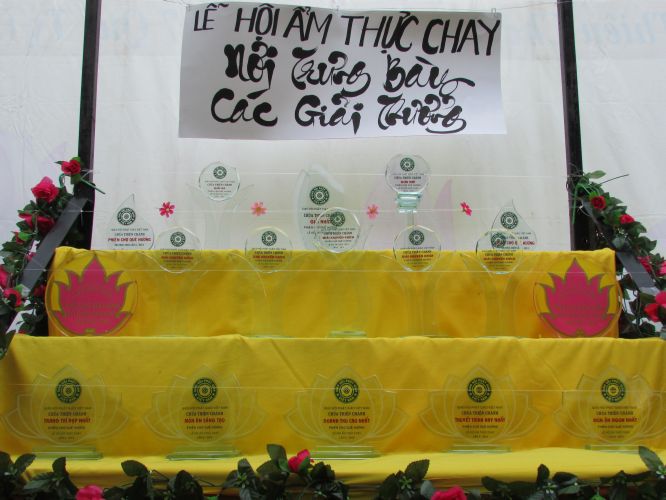 TP.HCM: Triển lãm tranh thư pháp và lễ hội ẩm thực chay tại chùa Thiên Chánh