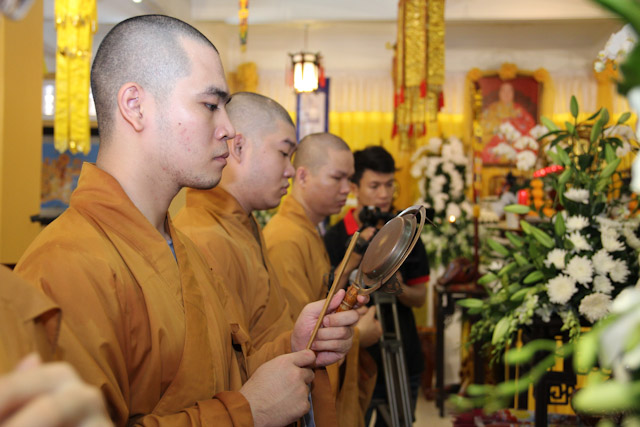 Ngày thứ nhất: Các phái đoàn viếng tang cố HT. Thích Nhật Quang