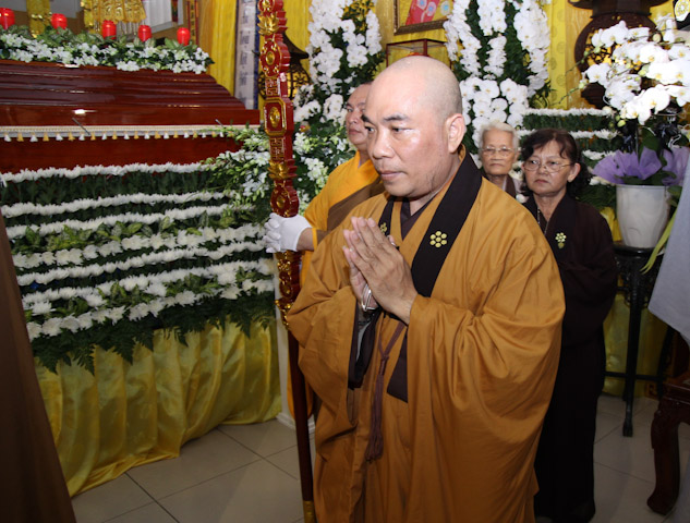 Ngày thứ nhất: Các phái đoàn viếng tang cố HT. Thích Nhật Quang