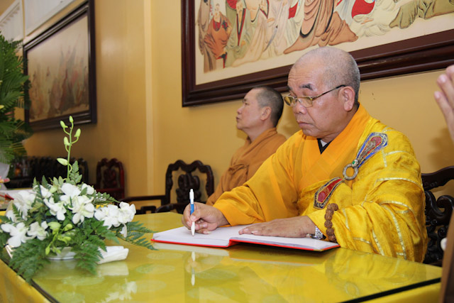 Ngày thứ nhất: Các phái đoàn viếng tang cố HT. Thích Nhật Quang