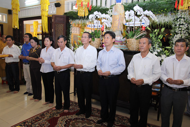 Ngày thứ nhất: Các phái đoàn viếng tang cố HT. Thích Nhật Quang