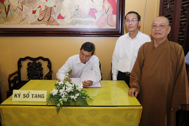 Ngày thứ nhất: Các phái đoàn viếng tang cố HT. Thích Nhật Quang