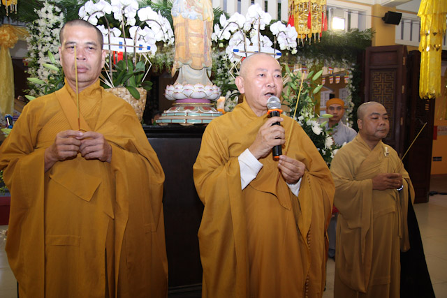 Ngày thứ nhất: Các phái đoàn viếng tang cố HT. Thích Nhật Quang