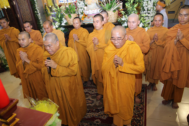 Ngày thứ nhất: Các phái đoàn viếng tang cố HT. Thích Nhật Quang