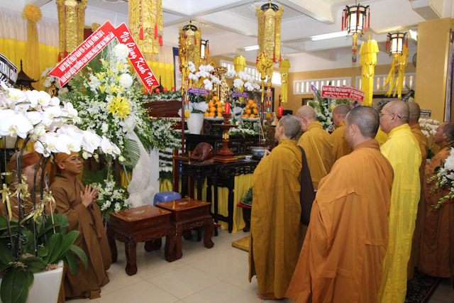 Ngày thứ nhất: Các phái đoàn viếng tang cố HT. Thích Nhật Quang