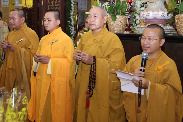 Ngày thứ nhất: Các phái đoàn viếng tang cố HT. Thích Nhật Quang