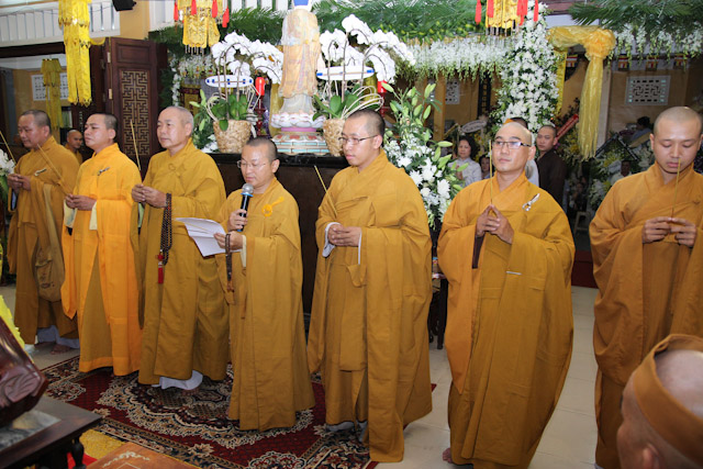 Ngày thứ nhất: Các phái đoàn viếng tang cố HT. Thích Nhật Quang