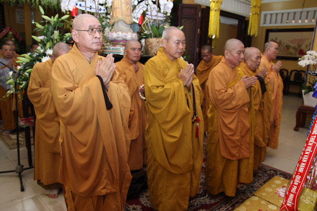 Ngày thứ nhất: Các phái đoàn viếng tang cố HT. Thích Nhật Quang