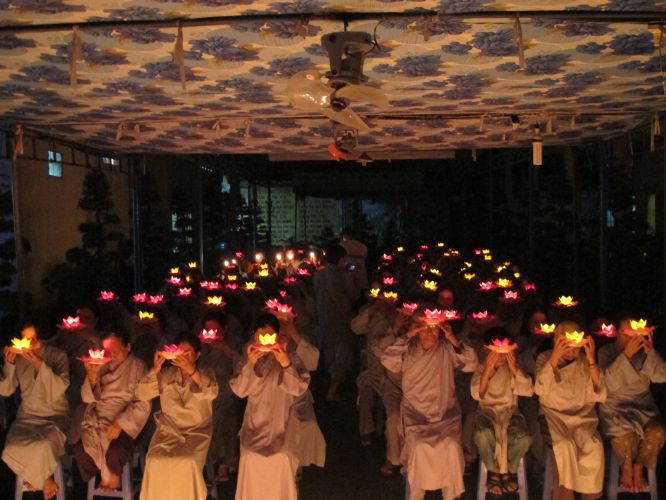 Đồng Nai: Đốt nến tri ân đón mùa hiếu hạnh