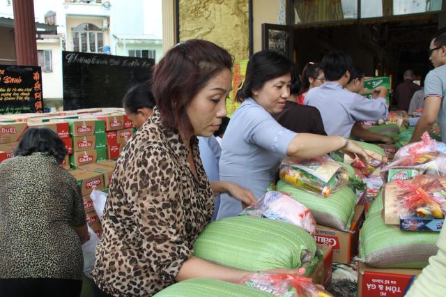 Tổ đình Giác Sanh tặng 600 phần quà từ thiện nhân mùa Vu Lan - Báo Hiếu