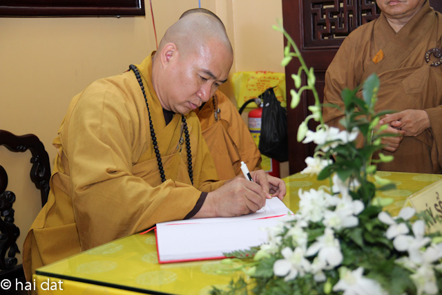 Ngày thứ 3: Các phái đoàn viếng tang cố HT. Thích Nhật Quang