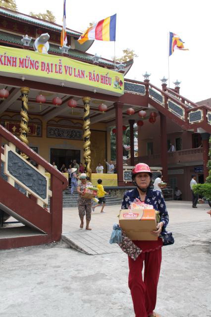 Tổ đình Giác Sanh tặng 600 phần quà từ thiện nhân mùa Vu Lan - Báo Hiếu