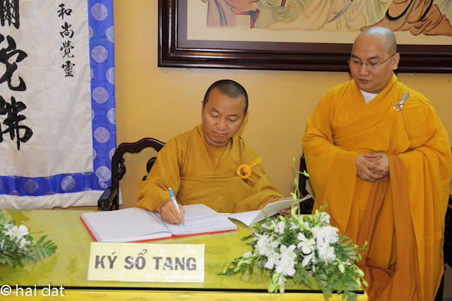 Ngày thứ 3: Các phái đoàn viếng tang cố HT. Thích Nhật Quang