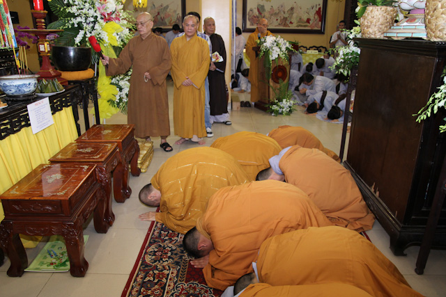 Ngày thứ 3: Các phái đoàn viếng tang cố HT. Thích Nhật Quang