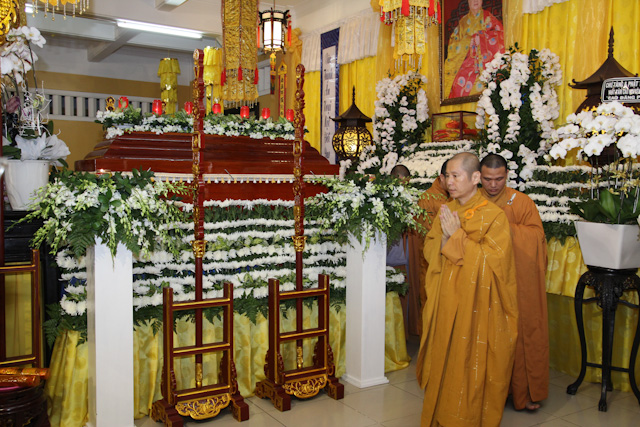 Ngày thứ 3: Các phái đoàn viếng tang cố HT. Thích Nhật Quang
