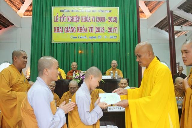 Đồng Tháp: Tốt Nghiệp Trung Cấp Phật Học Khóa VI – Khai Giảng Kháo VII