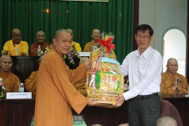 Đồng Tháp: Tốt Nghiệp Trung Cấp Phật Học Khóa VI – Khai Giảng Kháo VII