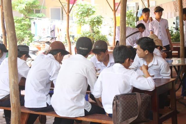 Đồng Tháp: Bếp Ăn Khuyến Học Chùa Bửu Nghiêm