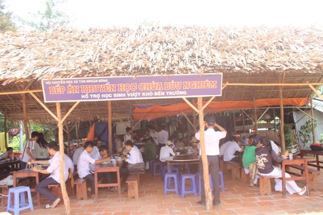 Đồng Tháp: Bếp Ăn Khuyến Học Chùa Bửu Nghiêm