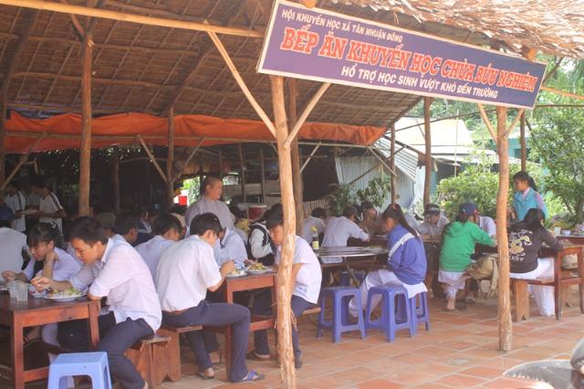 Đồng Tháp: Bếp Ăn Khuyến Học Chùa Bửu Nghiêm