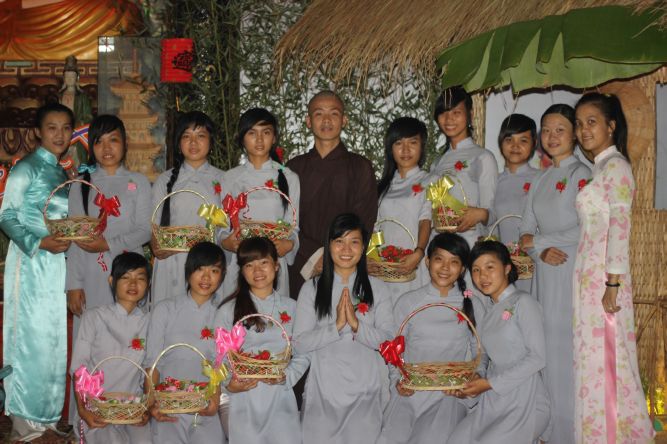 Long An: Bông hồng vào làng trong mùa Vu lan tại chùa Khánh Ninh