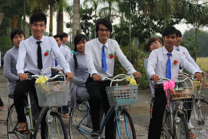 Long An: Bông hồng vào làng trong mùa Vu lan tại chùa Khánh Ninh