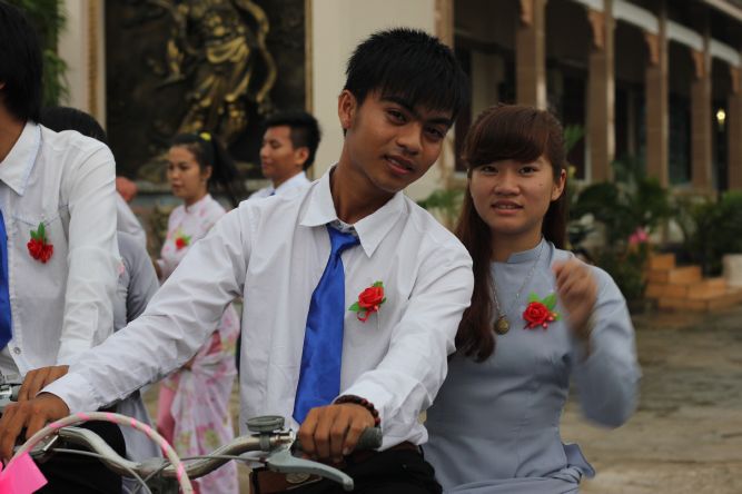 Long An: Bông hồng vào làng trong mùa Vu lan tại chùa Khánh Ninh