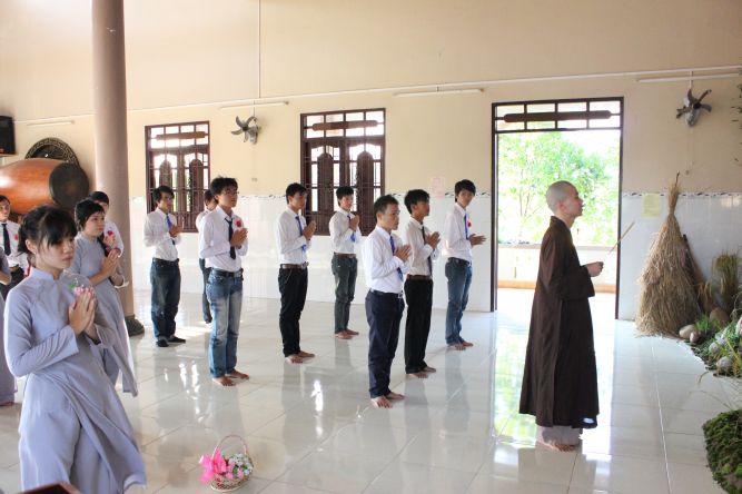 Long An: Bông hồng vào làng trong mùa Vu lan tại chùa Khánh Ninh