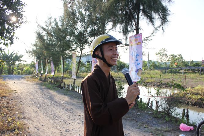 Long An: Bông hồng vào làng trong mùa Vu lan tại chùa Khánh Ninh